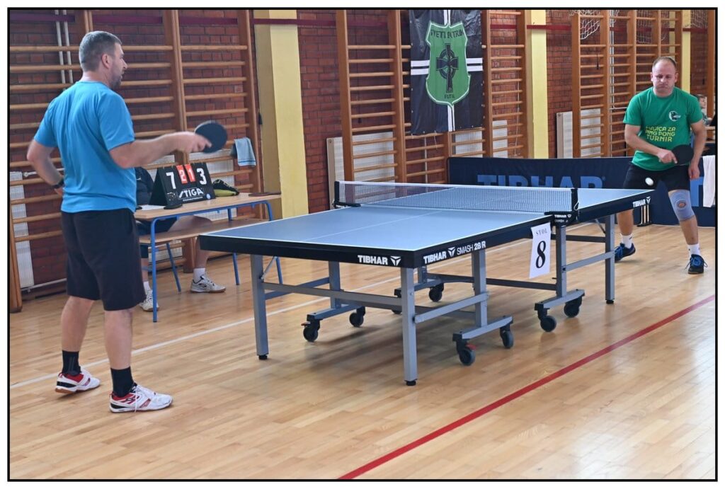 Trening u školi stolnog tenisa STK Županja